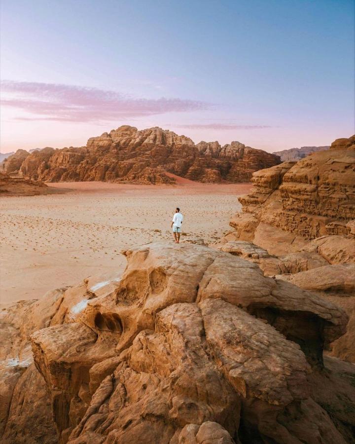 Golden Day Hotel Wadi Rum Bagian luar foto