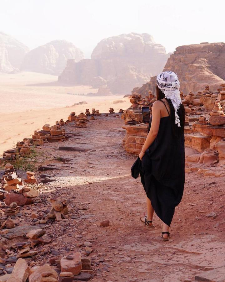 Golden Day Hotel Wadi Rum Bagian luar foto