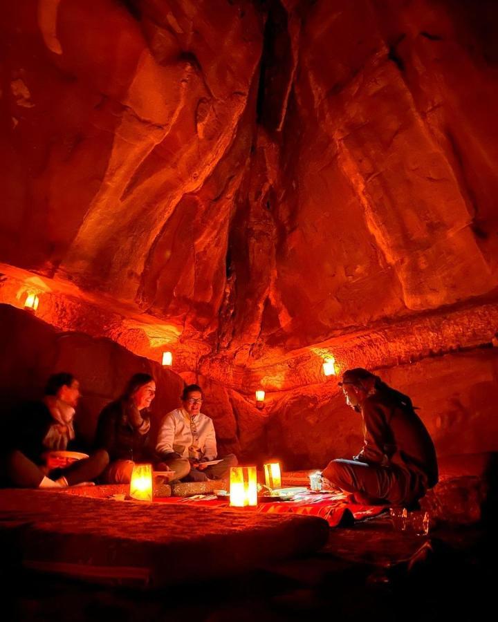 Golden Day Hotel Wadi Rum Bagian luar foto
