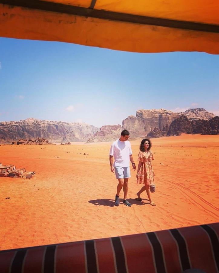 Golden Day Hotel Wadi Rum Bagian luar foto