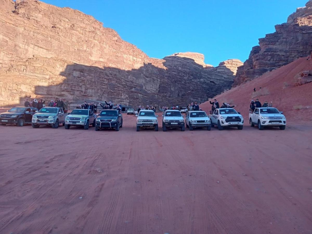 Golden Day Hotel Wadi Rum Bagian luar foto