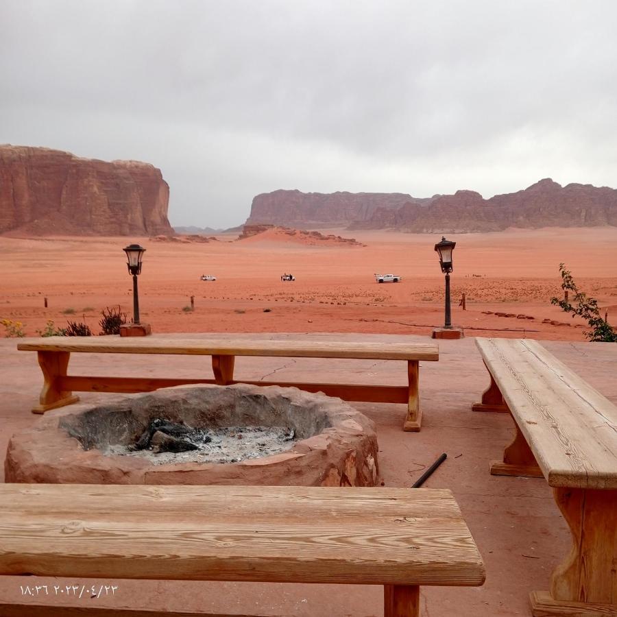 Golden Day Hotel Wadi Rum Bagian luar foto