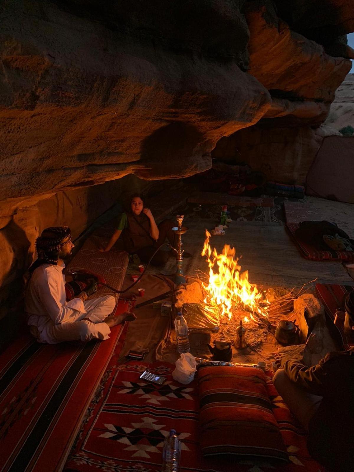 Golden Day Hotel Wadi Rum Bagian luar foto