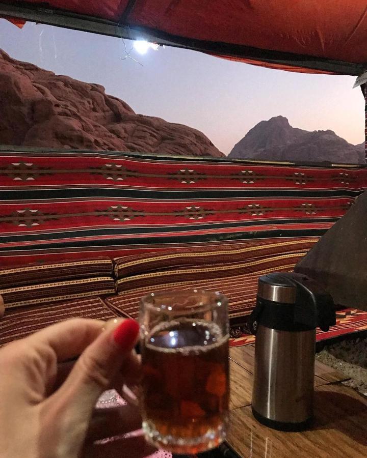 Golden Day Hotel Wadi Rum Bagian luar foto