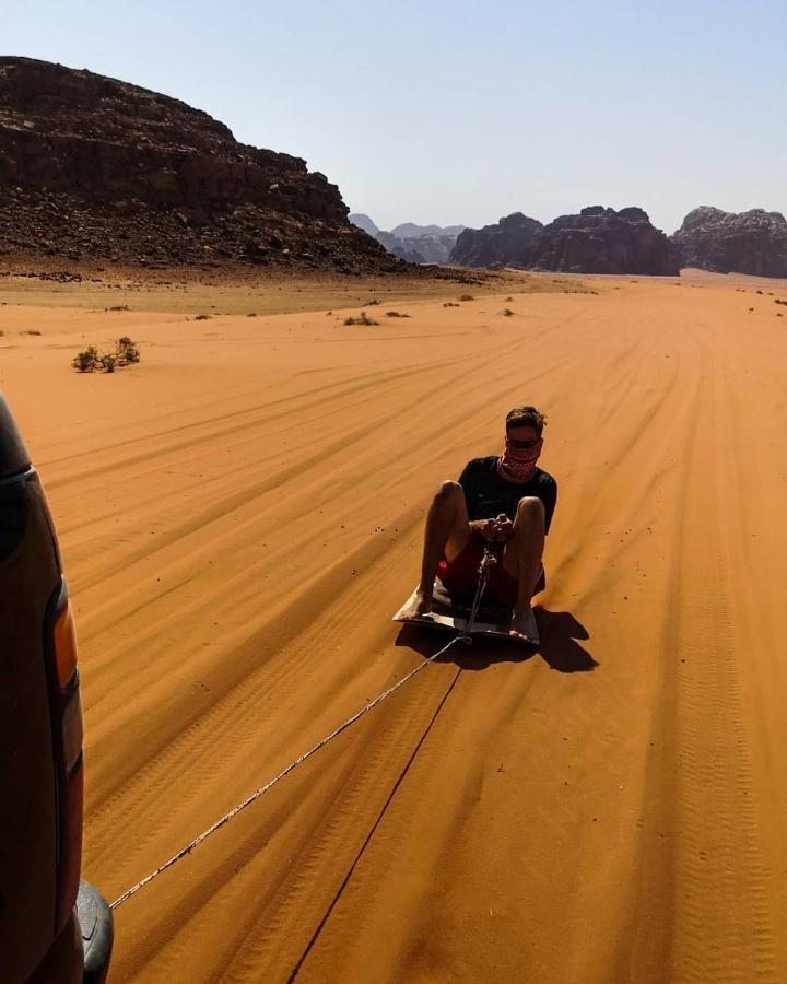 Golden Day Hotel Wadi Rum Bagian luar foto