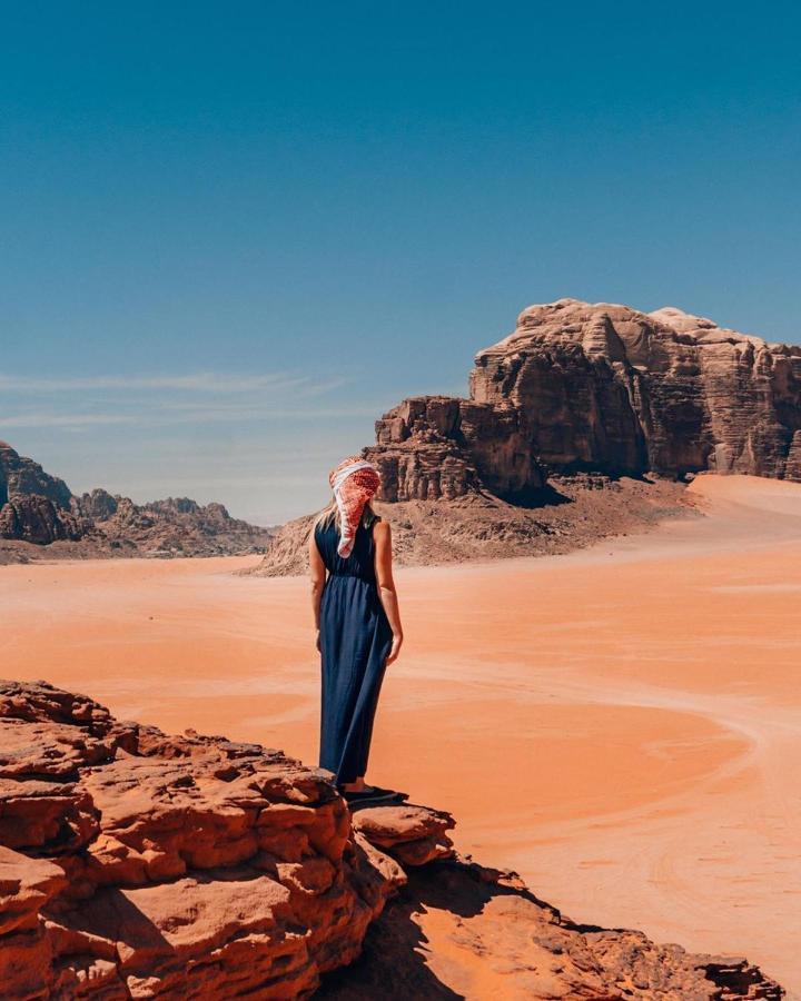 Golden Day Hotel Wadi Rum Bagian luar foto