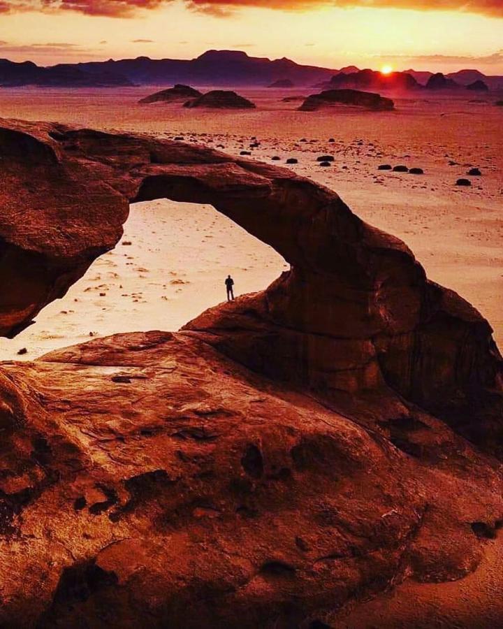 Golden Day Hotel Wadi Rum Bagian luar foto