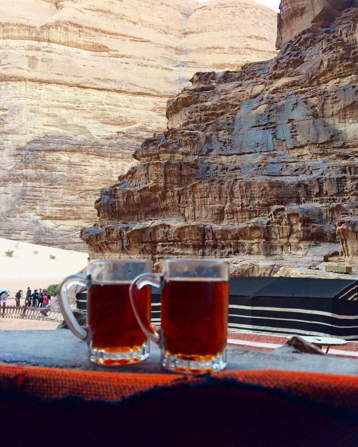 Golden Day Hotel Wadi Rum Bagian luar foto