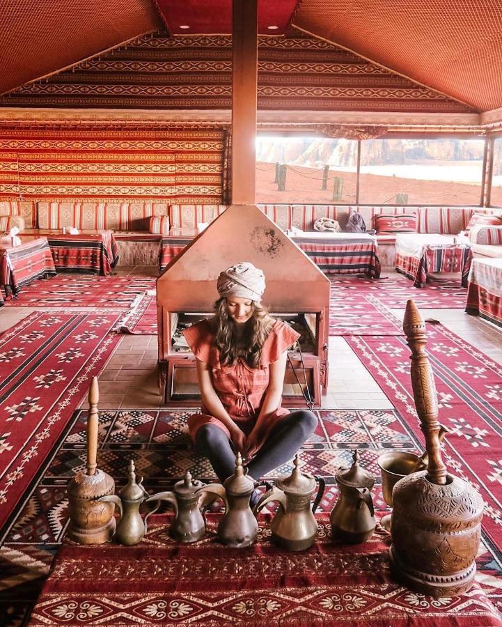 Golden Day Hotel Wadi Rum Bagian luar foto